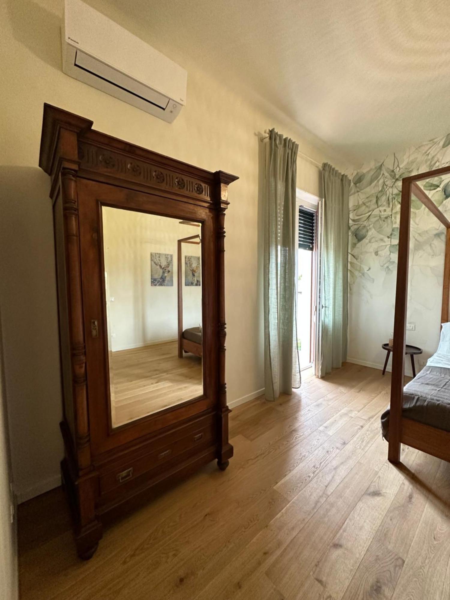 I Santi Apartments Лука Екстериор снимка